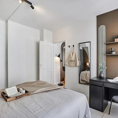 Sahil - 2 A Trocadero Apartment